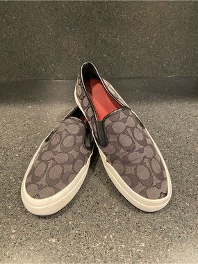 Coach Women's Slip-On Signature Canvas Flats in Charcoal and Black